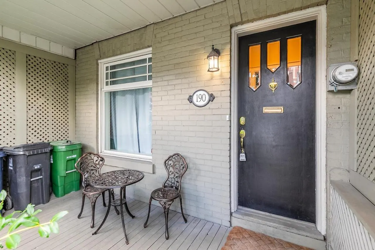 Cozy 5 Bedroom House In Downtown Toronto By Globalstay