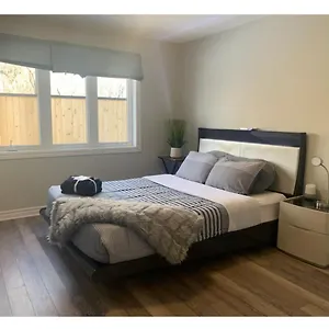 Beautiful One Bedroom 5 Minutes From Int Airport , Ottawa Canada